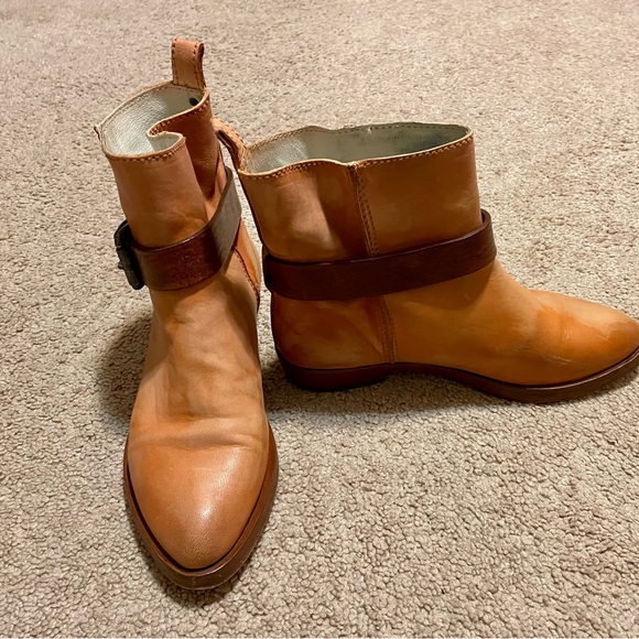 HTC / Hollywood Trading Company - Gwen Leather Boots size 37 (7M) - Picture 4 of 10